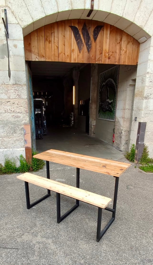 Mange debout Bois / Métal