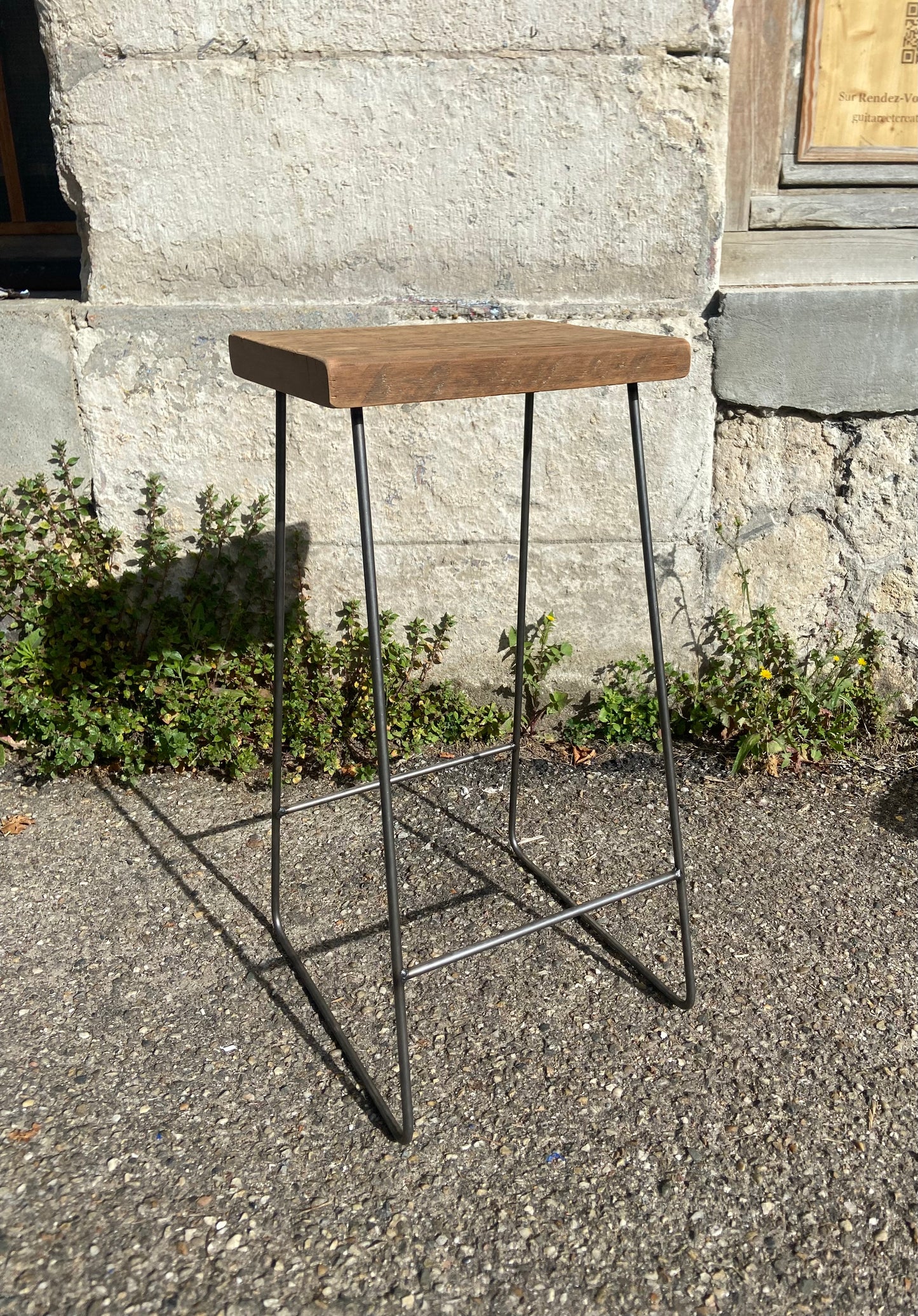 Tabouret bois de réemploi & acier — Pièce unique